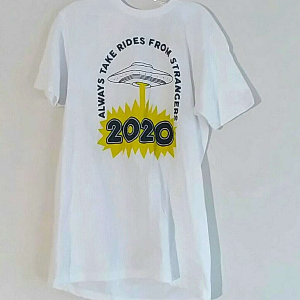 UFO Always Takes Rides From Strangers 2020 cotton tshirt M nwot